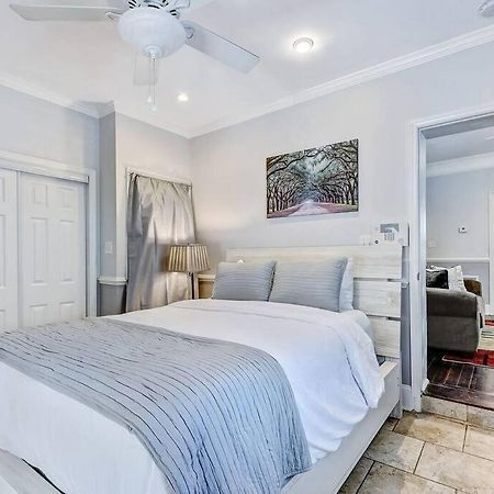 Historic Savannah Gold Private Condo With Pool - 2Bed, 1&Half Bath, Sleeps 6, 1St Floor, 15 Min Walk To Historic Savannah Center And All Attractions Exteriér fotografie