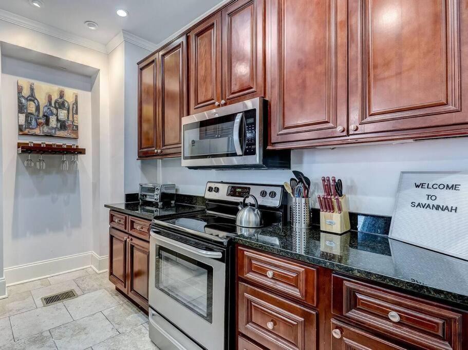 Historic Savannah Gold Private Condo With Pool - 2Bed, 1&Half Bath, Sleeps 6, 1St Floor, 15 Min Walk To Historic Savannah Center And All Attractions Exteriér fotografie