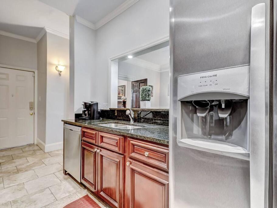 Historic Savannah Gold Private Condo With Pool - 2Bed, 1&Half Bath, Sleeps 6, 1St Floor, 15 Min Walk To Historic Savannah Center And All Attractions Exteriér fotografie
