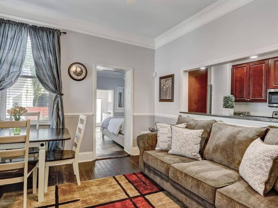 Historic Savannah Gold Private Condo With Pool - 2Bed, 1&Half Bath, Sleeps 6, 1St Floor, 15 Min Walk To Historic Savannah Center And All Attractions Exteriér fotografie